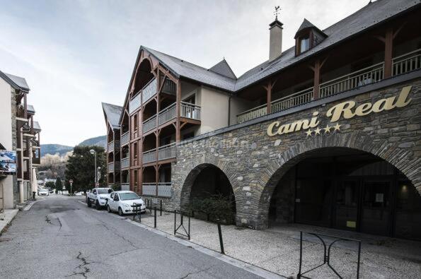 Appartements Avec Piscine Interieure Sauna Parking Etage 1 Au Centre Du Village Dans Residence Cami Real แซ็งต์-ลารีย์-ซูว์ลอง ภายนอก รูปภาพ