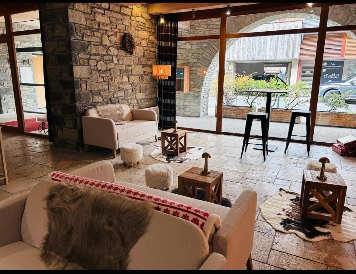 Appartements Avec Piscine Interieure Sauna Parking Etage 1 Au Centre Du Village Dans Residence Cami Real แซ็งต์-ลารีย์-ซูว์ลอง ภายนอก รูปภาพ