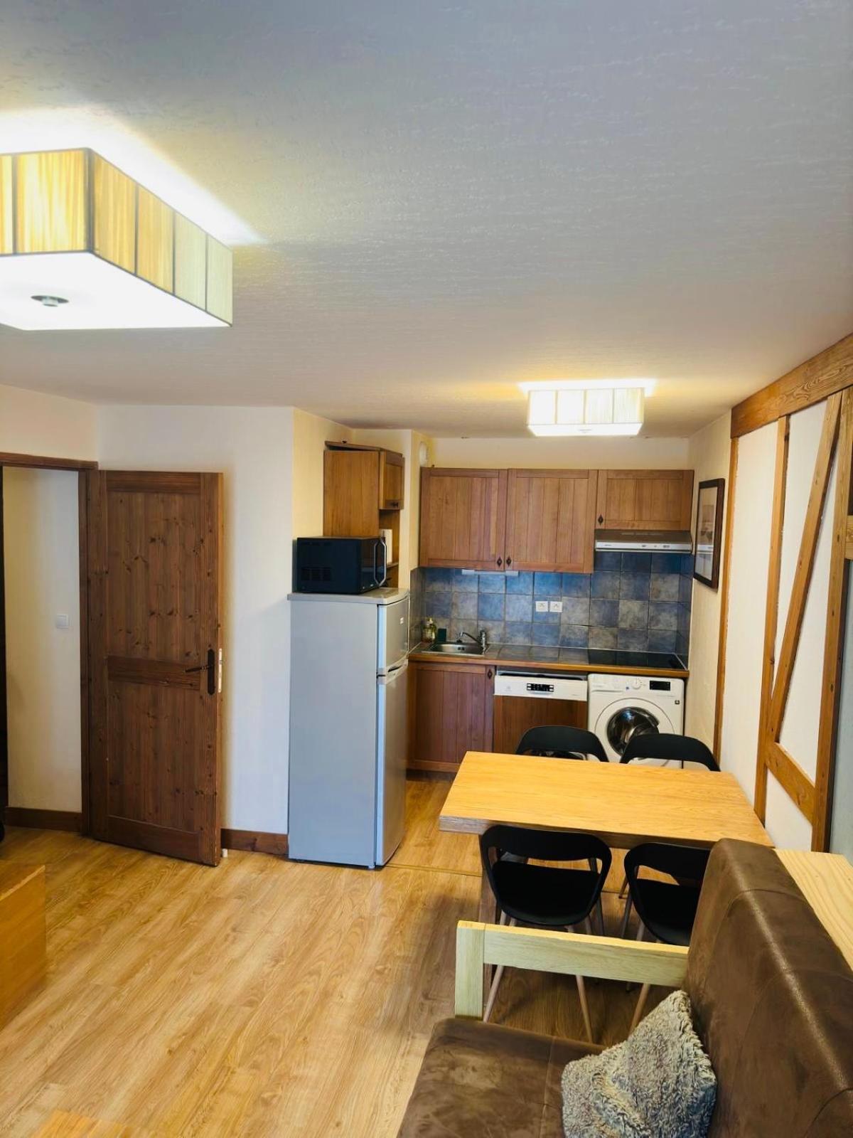 Appartements Avec Piscine Interieure Sauna Parking Etage 1 Au Centre Du Village Dans Residence Cami Real แซ็งต์-ลารีย์-ซูว์ลอง ภายนอก รูปภาพ