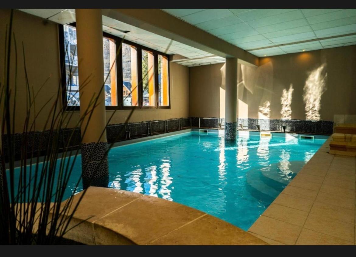 Appartements Avec Piscine Interieure Sauna Parking Etage 1 Au Centre Du Village Dans Residence Cami Real แซ็งต์-ลารีย์-ซูว์ลอง ภายนอก รูปภาพ